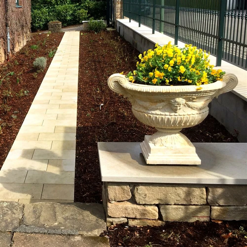 Historische Steinguss Gartenvase - Florentine 2 Historische Steinguss Gartenvase - Florentine – Bild 2