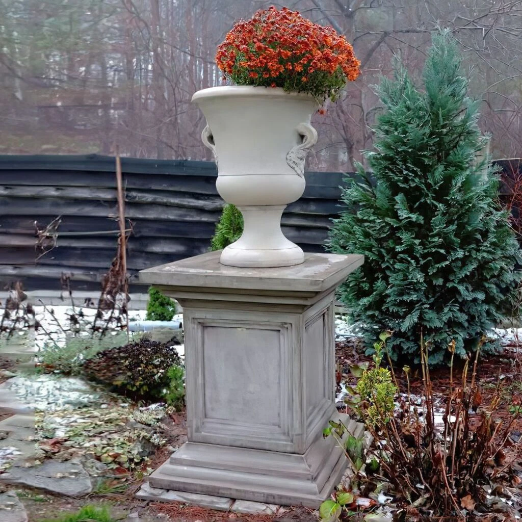 Schlichte Gartenamphore Zum Bepflanzen Mit Dekorativen Griffen - Kasandra 2 Schlichte Gartenamphore Zum Bepflanzen Mit Dekorativen Griffen - Kasandra – Bild 2